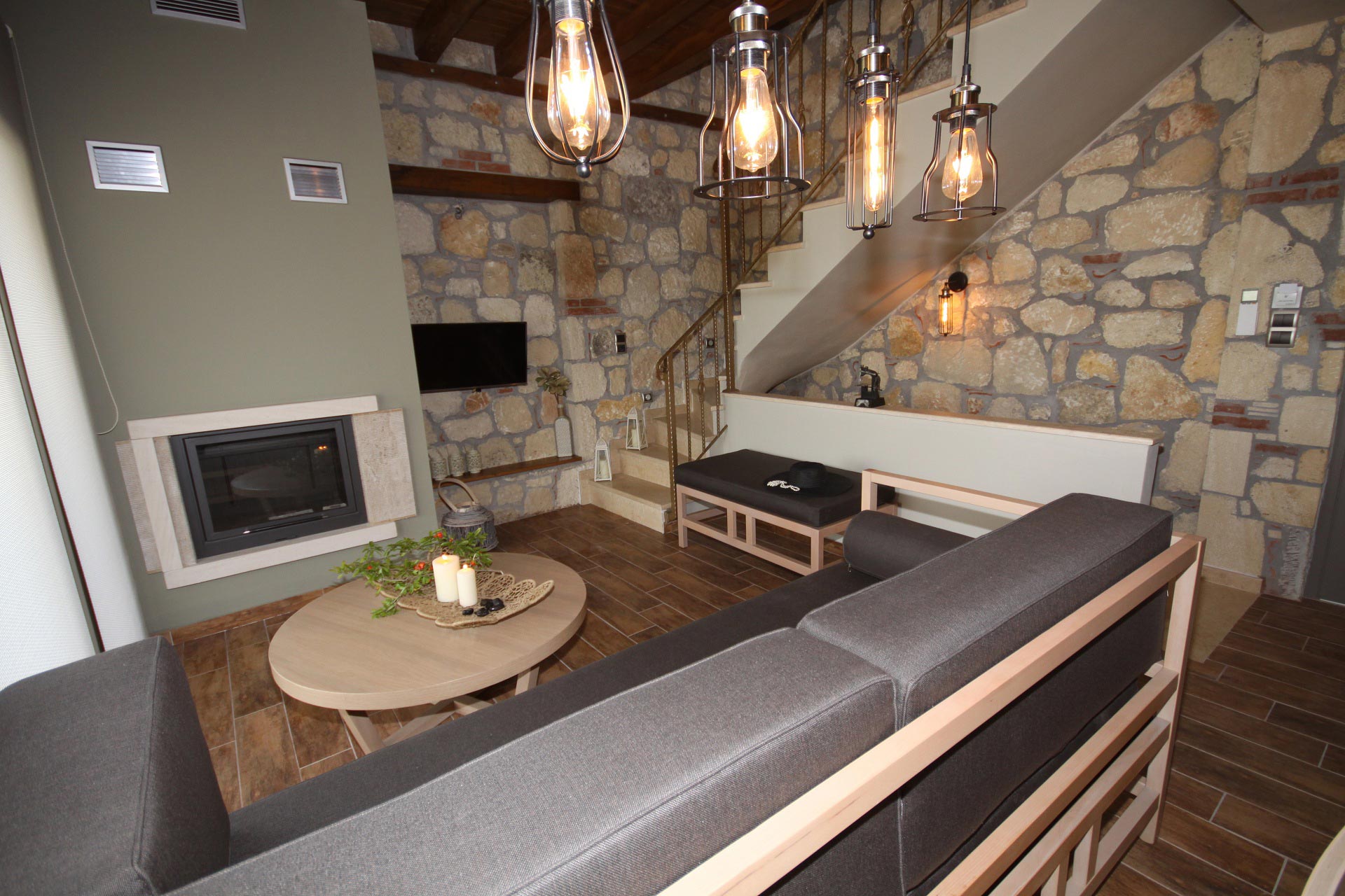 Tiara Holidays - Five Sense Luxury Villas - Afi - living room